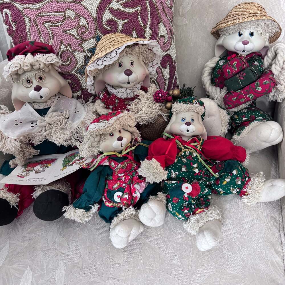 1995 Vintage House of Lloyd Christmas Around the World Hip and Hop Bunny Set